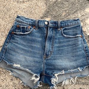 Abercrombie high Rise Mom shorts